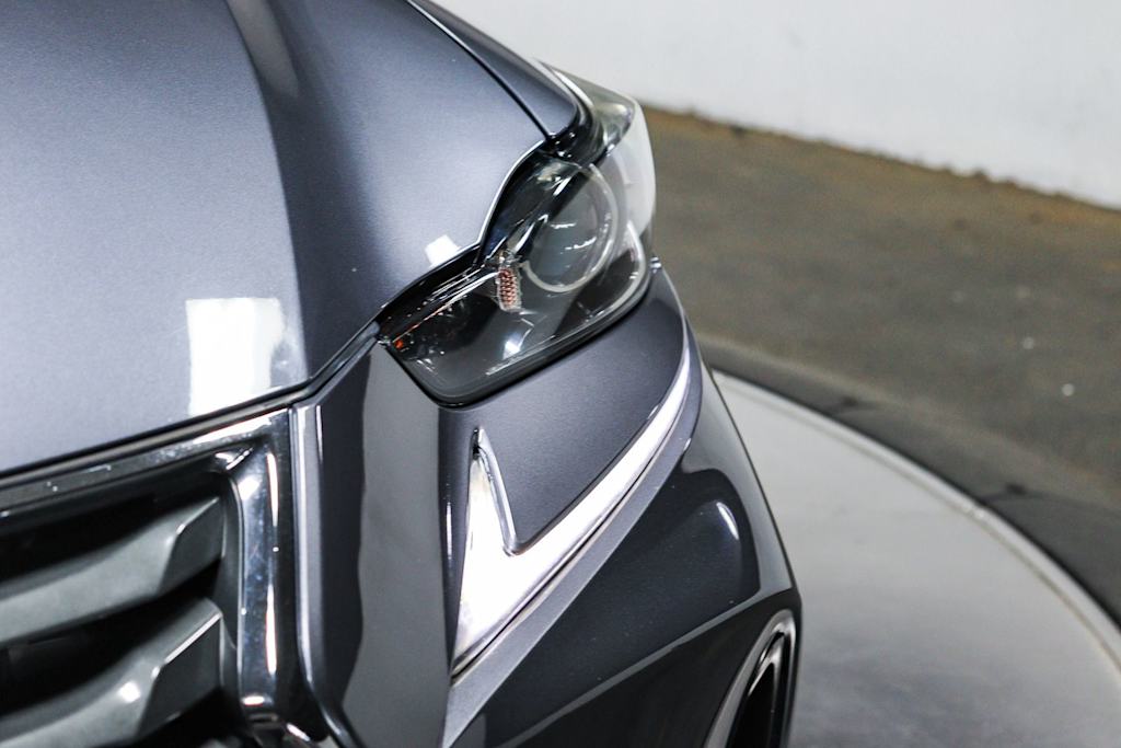 Thumbnail: 2019 Lexus IS - 18