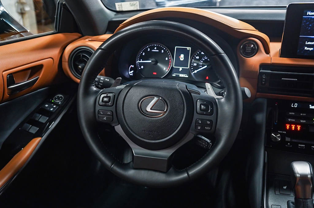 Thumbnail: 2025 Lexus ES - 12