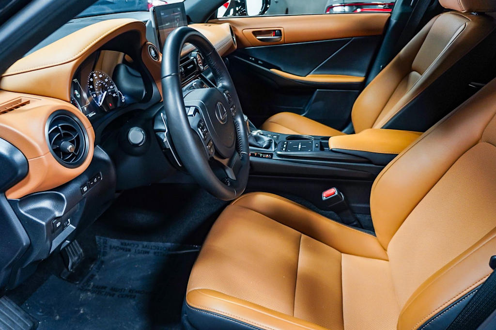Thumbnail: 2025 Lexus ES - 10