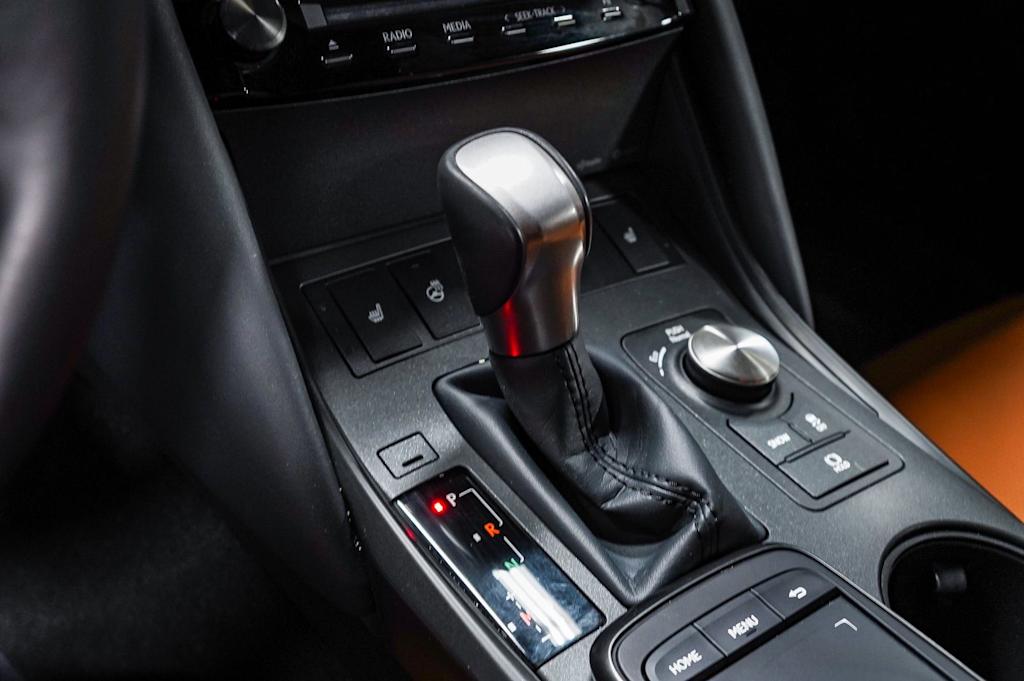 Thumbnail: 2025 Lexus ES - 14