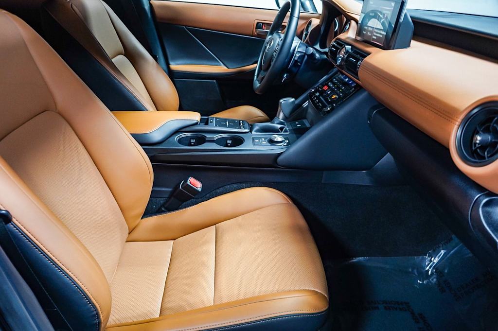 Thumbnail: 2025 Lexus ES - 9