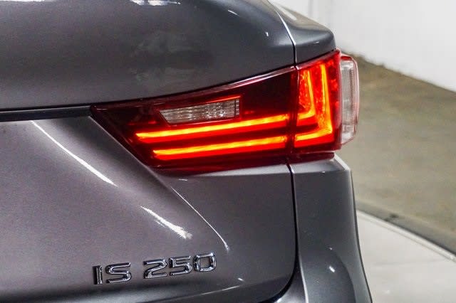 Thumbnail: 2014 Lexus IS - 21