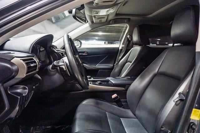 Thumbnail: 2014 Lexus IS - 9