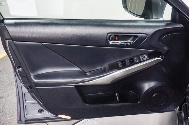 Thumbnail: 2014 Lexus IS - 24