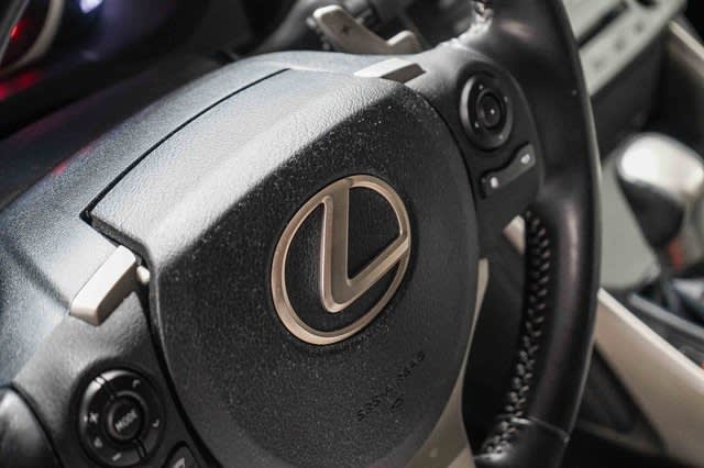 Thumbnail: 2015 Lexus IS - 26