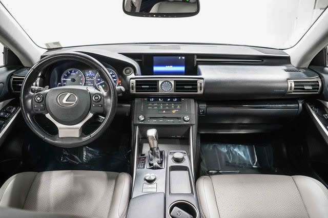 Thumbnail: 2015 Lexus IS - 2