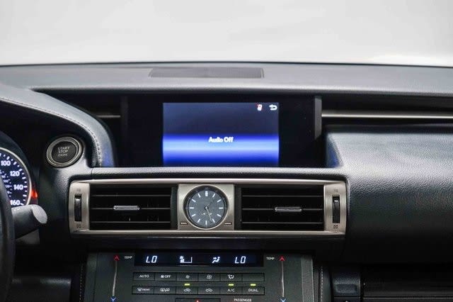 Thumbnail: 2015 Lexus IS - 15