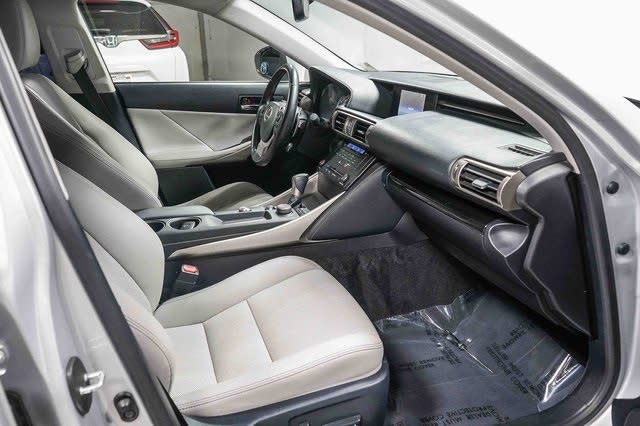 Thumbnail: 2015 Lexus IS - 10