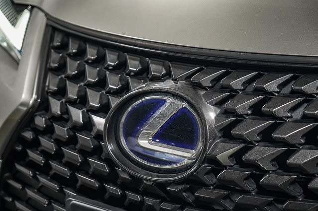Thumbnail: 2021 Lexus UX - 6