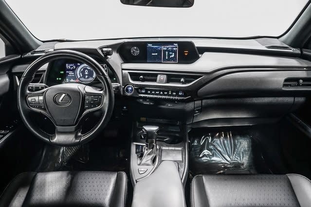 Thumbnail: 2021 Lexus UX - 2