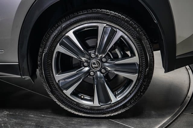 Thumbnail: 2021 Lexus UX - 22