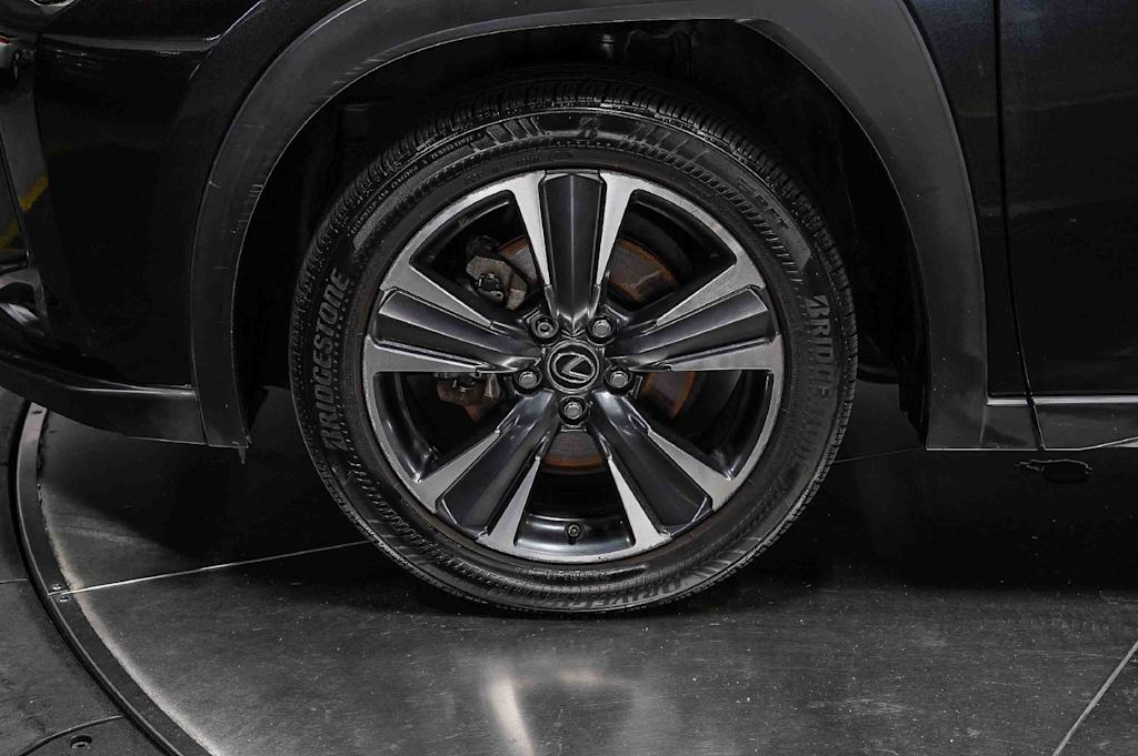 Thumbnail: 2021 Lexus UX - 6