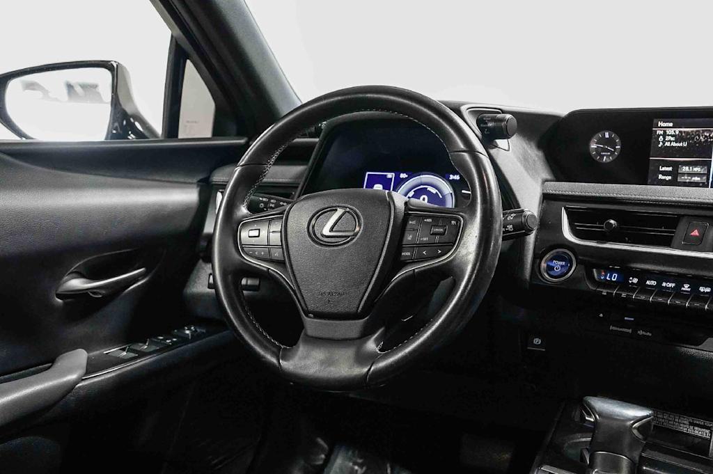 Thumbnail: 2021 Lexus UX - 8