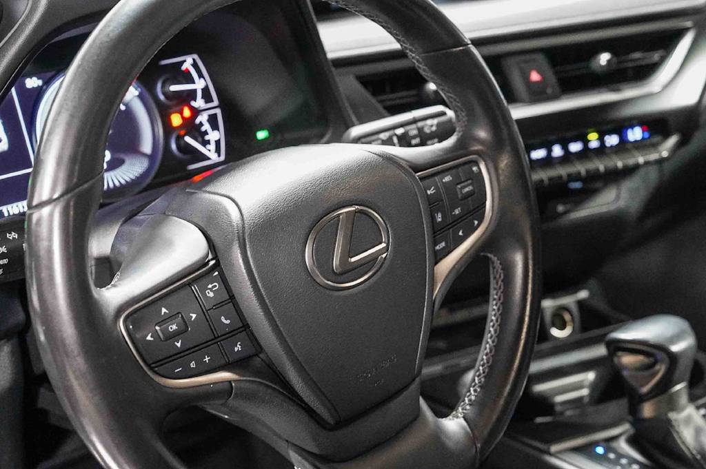 Thumbnail: 2021 Lexus UX - 12