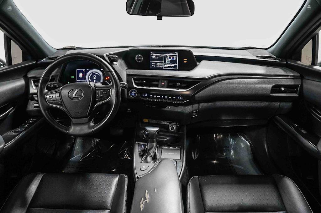 Thumbnail: 2021 Lexus UX - 2