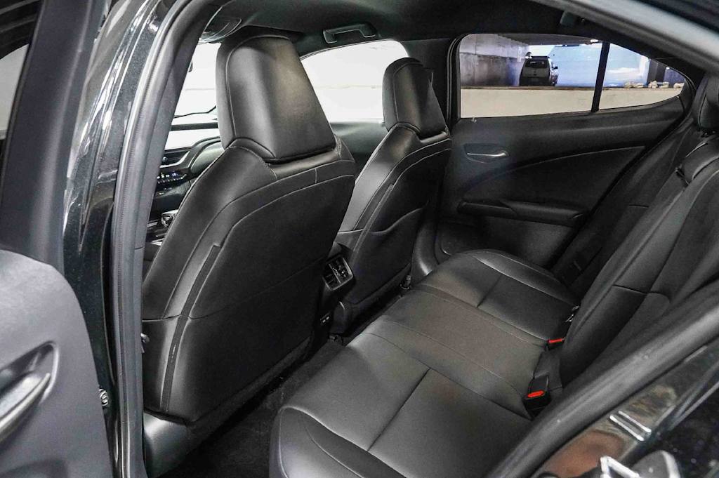 Thumbnail: 2021 Lexus UX - 11
