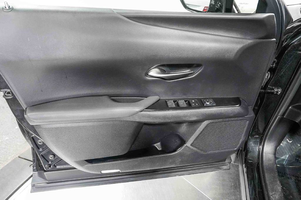Thumbnail: 2021 Lexus UX - 25