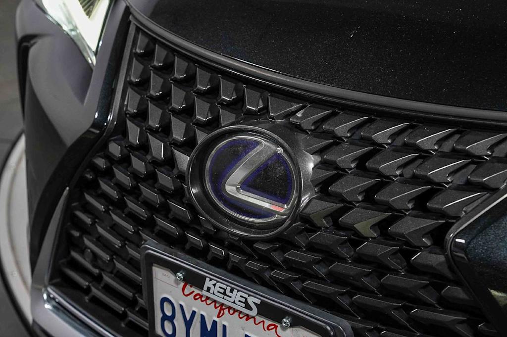 Thumbnail: 2021 Lexus UX - 5