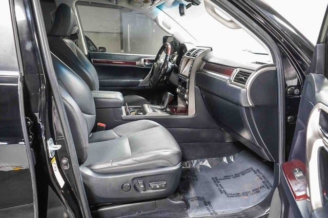 Thumbnail: 2019 Lexus GX - 10