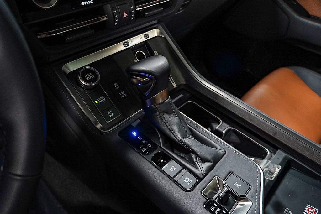 Thumbnail: 2025 Lexus ES - 14