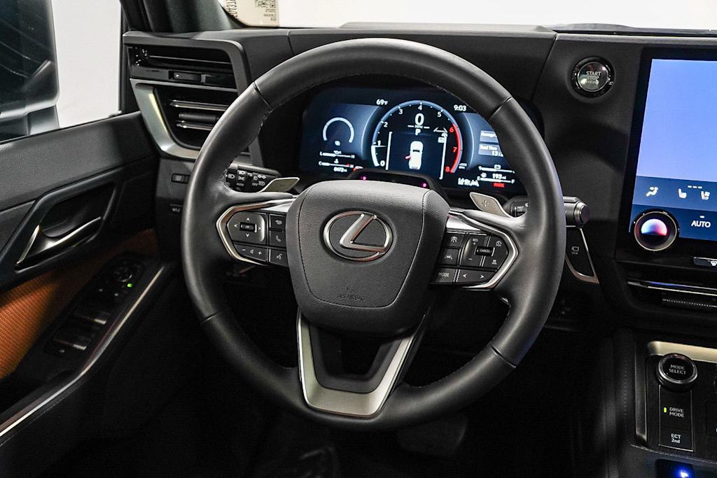 Thumbnail: 2025 Lexus ES - 9