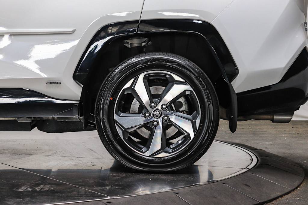 Thumbnail: 2021 Toyota RAV4 - 22