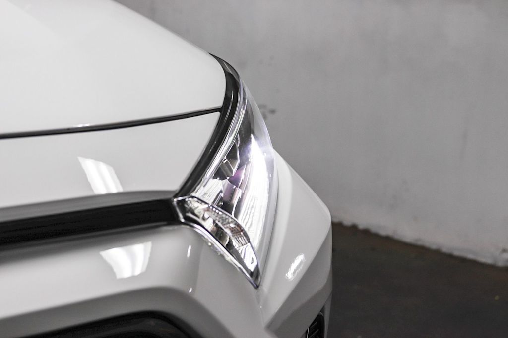 Thumbnail: 2021 Toyota RAV4 - 21