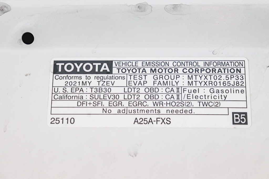 Thumbnail: 2021 Toyota RAV4 - 17