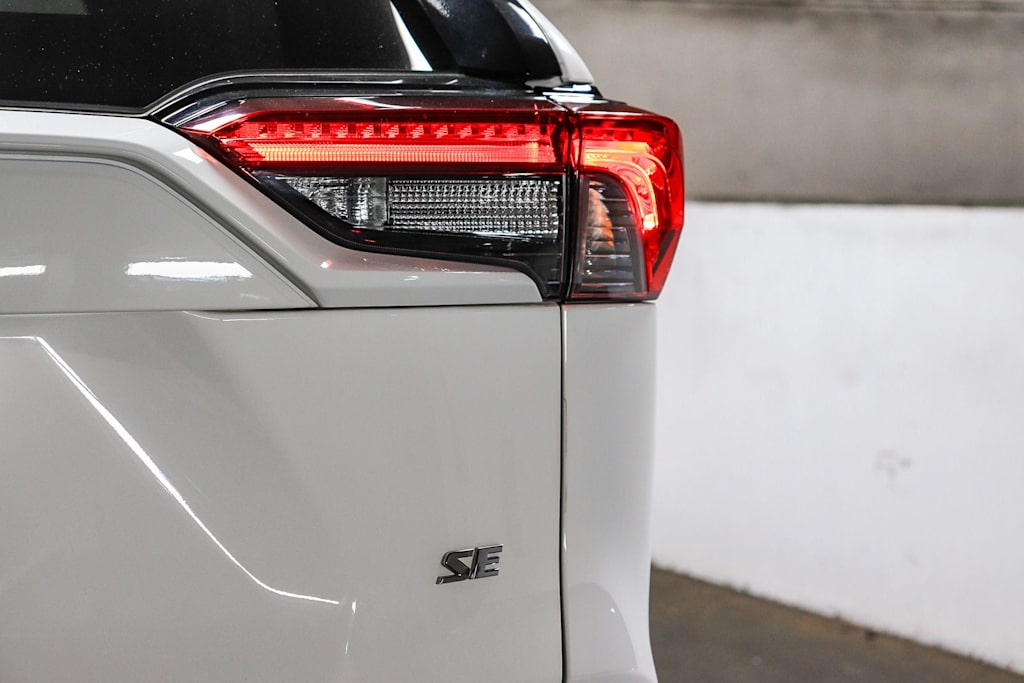 Thumbnail: 2021 Toyota RAV4 - 5