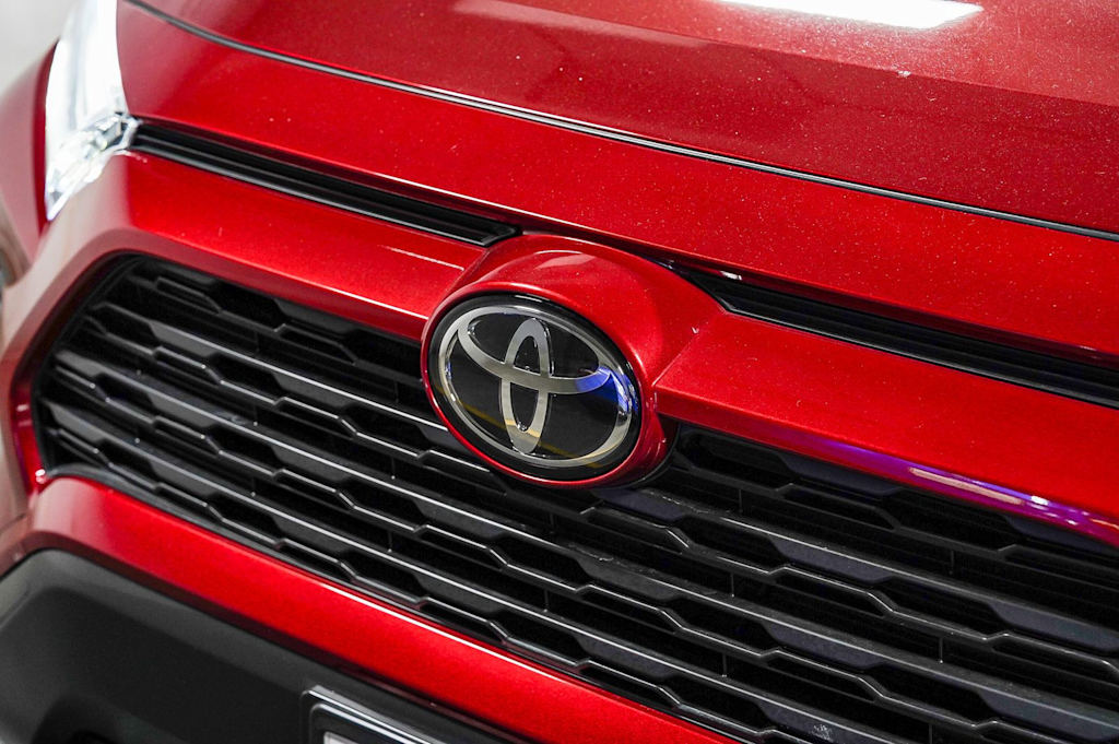 Thumbnail: 2025 Toyota RAV4 - 5