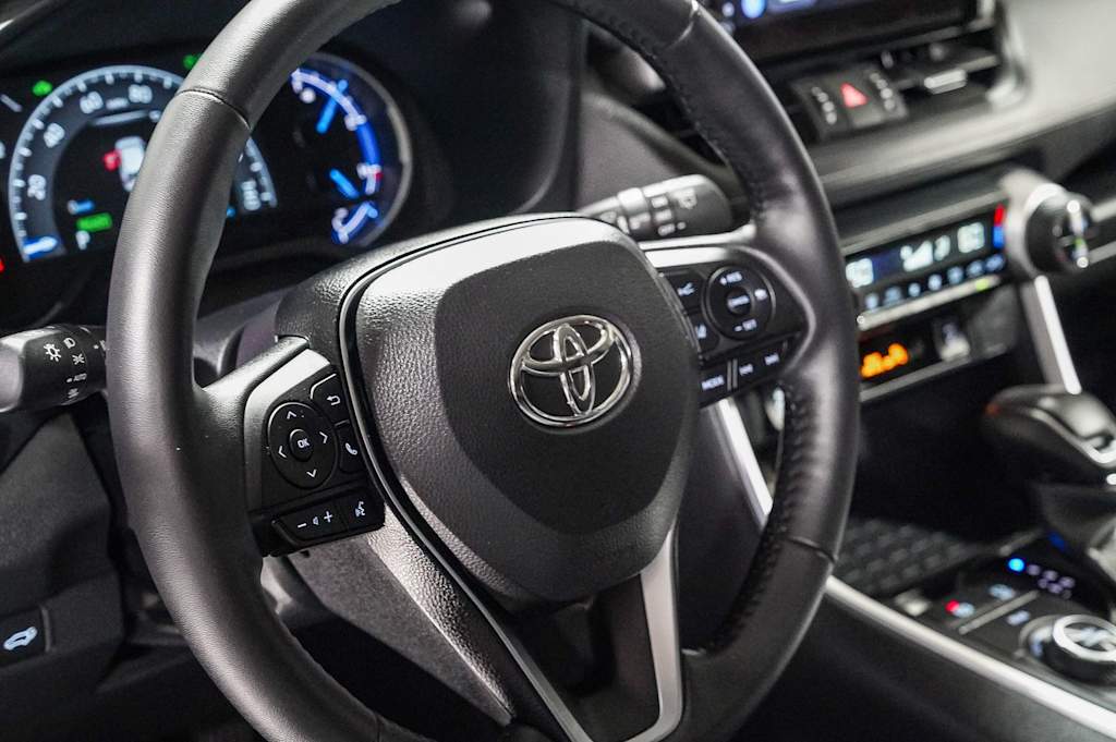 Thumbnail: 2025 Toyota RAV4 - 13