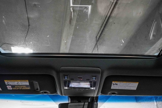 Thumbnail: 2017 Toyota Land Cruiser - 26