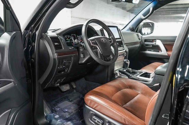 Thumbnail: 2017 Toyota Land Cruiser - 14