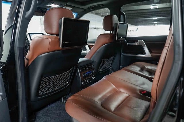 Thumbnail: 2017 Toyota Land Cruiser - 12
