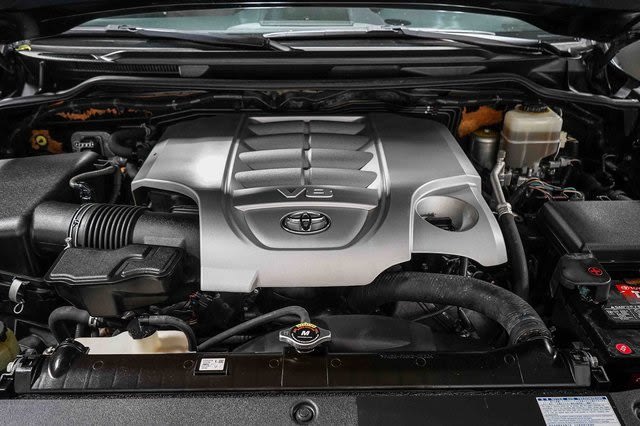 Thumbnail: 2017 Toyota Land Cruiser - 8