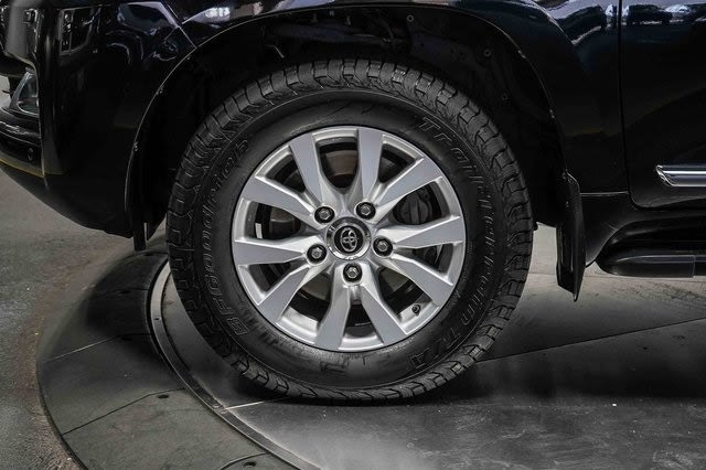 Thumbnail: 2017 Toyota Land Cruiser - 7