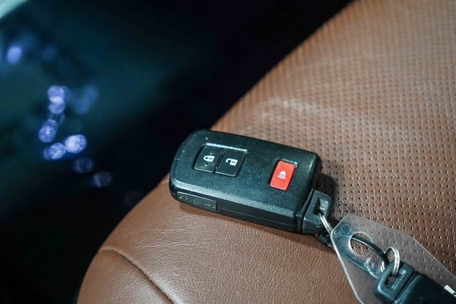 Thumbnail: 2017 Toyota Land Cruiser - 19