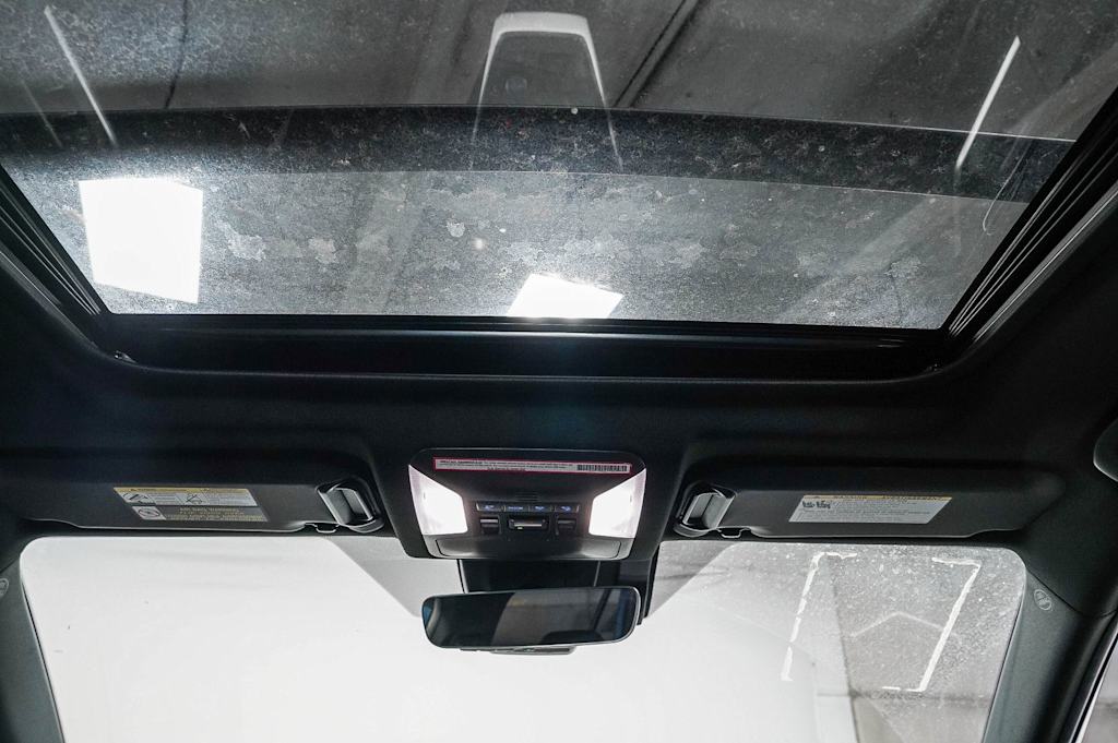 Thumbnail: 2022 Toyota RAV4 - 25