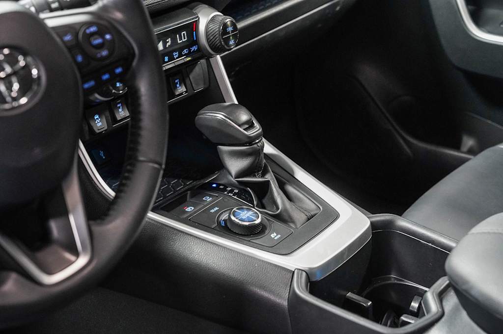 Thumbnail: 2022 Toyota RAV4 - 16