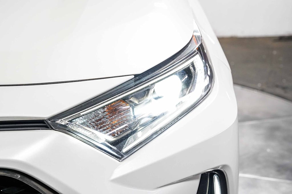 Thumbnail: 2021 Toyota RAV4 - 21