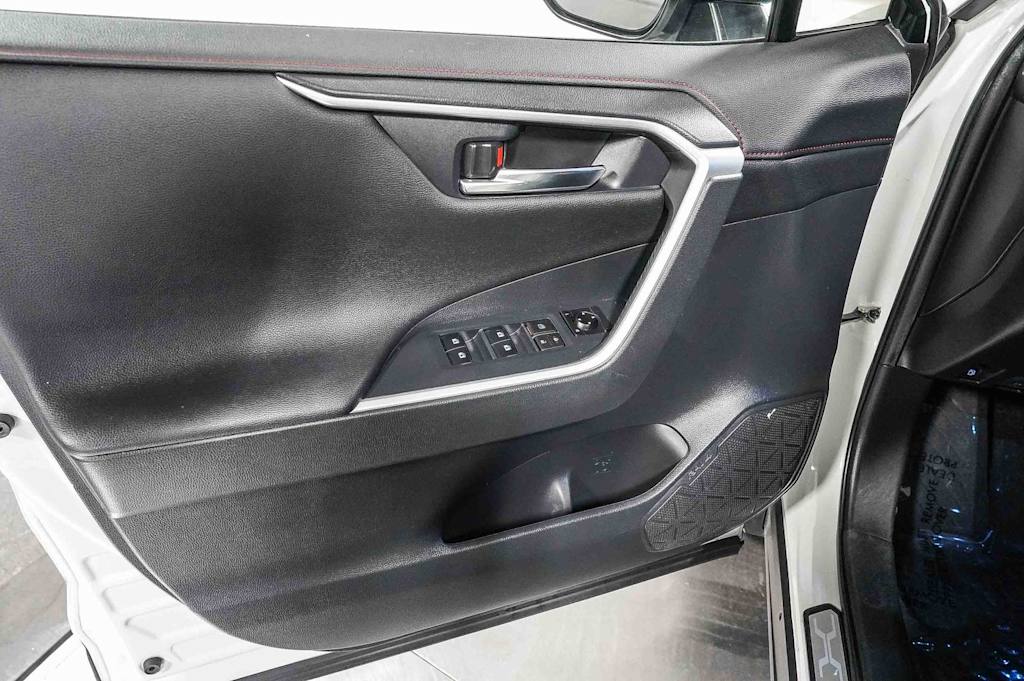 Thumbnail: 2021 Toyota RAV4 - 26