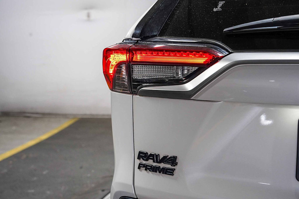 Thumbnail: 2021 Toyota RAV4 - 23