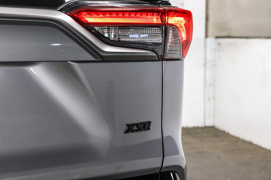 Thumbnail: 2022 Toyota RAV4 - 25