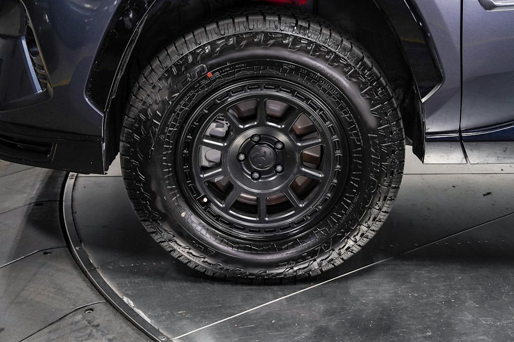 Thumbnail: 2021 Toyota RAV4 - 6