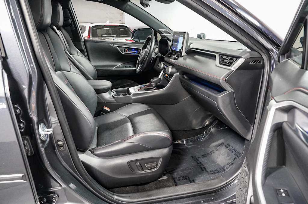 Thumbnail: 2021 Toyota RAV4 - 9
