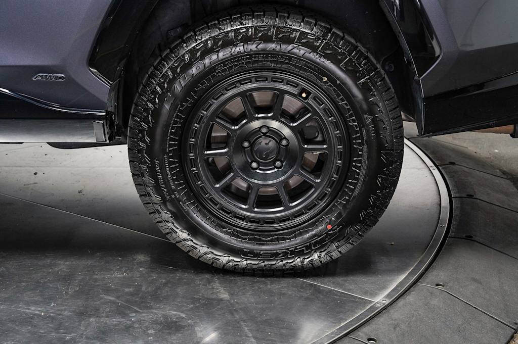 Thumbnail: 2021 Toyota RAV4 - 22