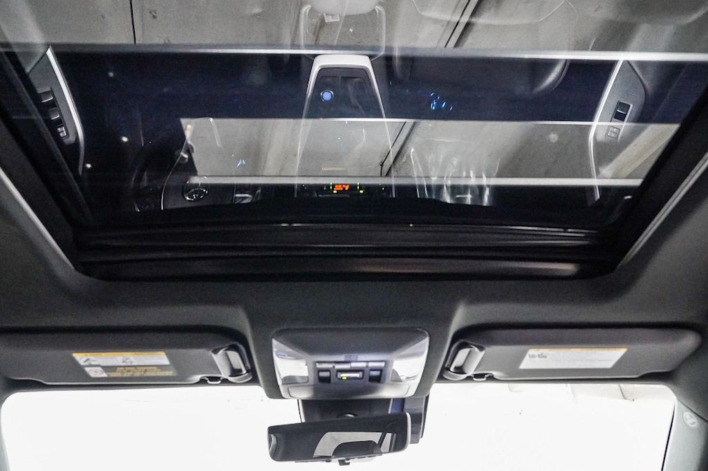 Thumbnail: 2021 Toyota RAV4 - 24