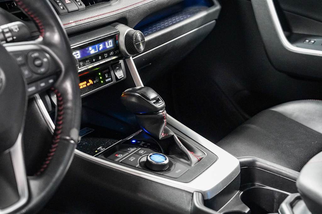 Thumbnail: 2021 Toyota RAV4 - 15