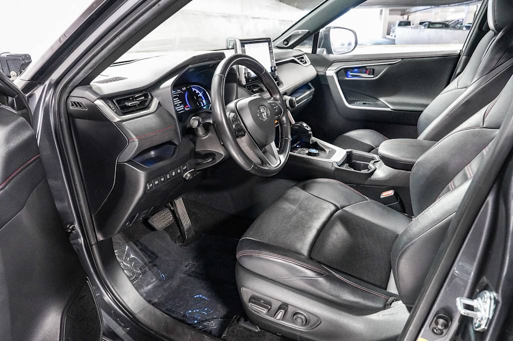 Thumbnail: 2021 Toyota RAV4 - 10