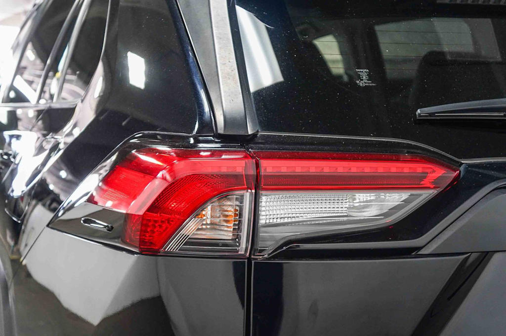 Thumbnail: 2019 Toyota RAV4 - 20